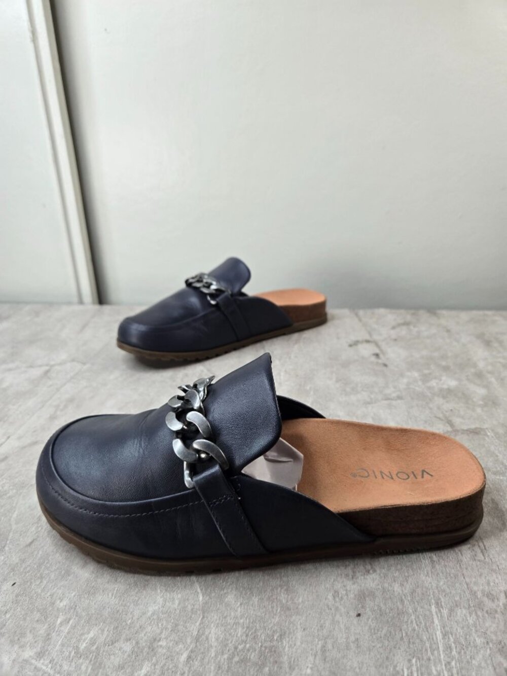 Vionic Slip On Chain Mule Loafers 8.5 Blue Leather Comfort  Arch Support Clogs